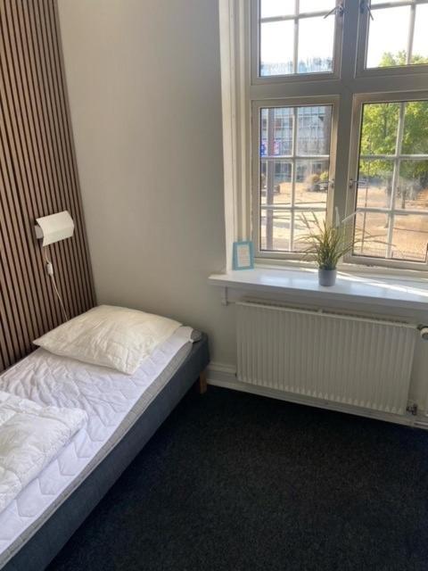 Danhostel Odense City Экстерьер фото A room at the hospital