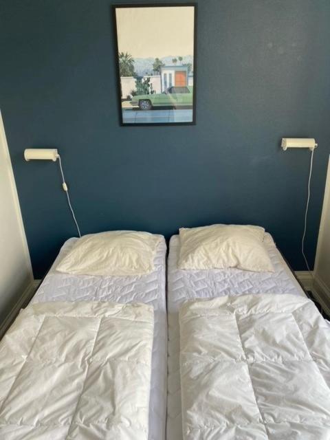 Danhostel Odense City Экстерьер фото A bed with two pillows