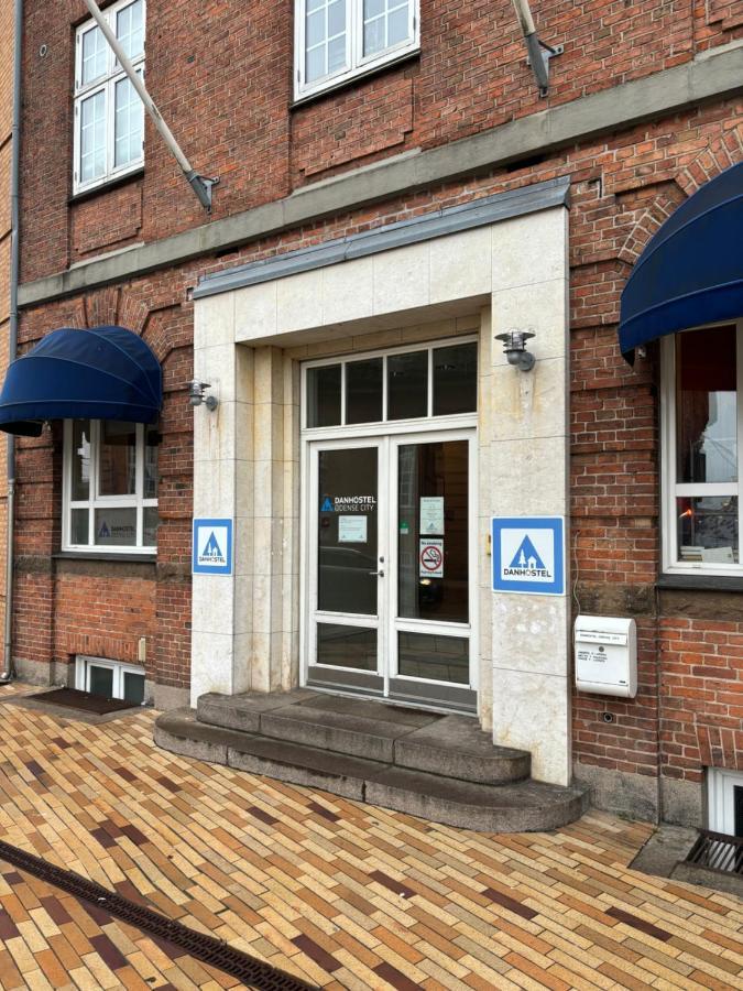 Danhostel Odense City Экстерьер фото Entrance to the German National Museum of Music