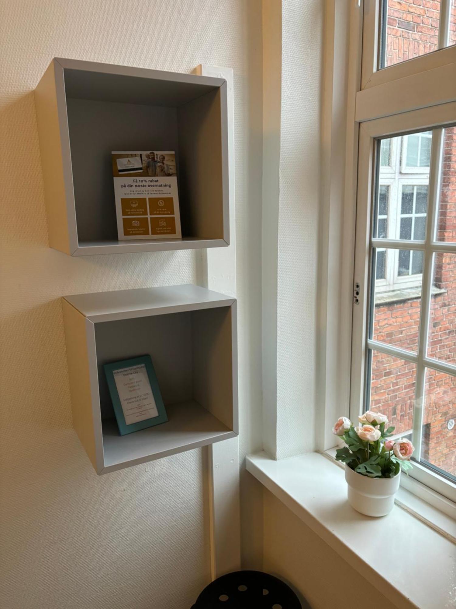 Danhostel Odense City Экстерьер фото The window at 221B Baker Street