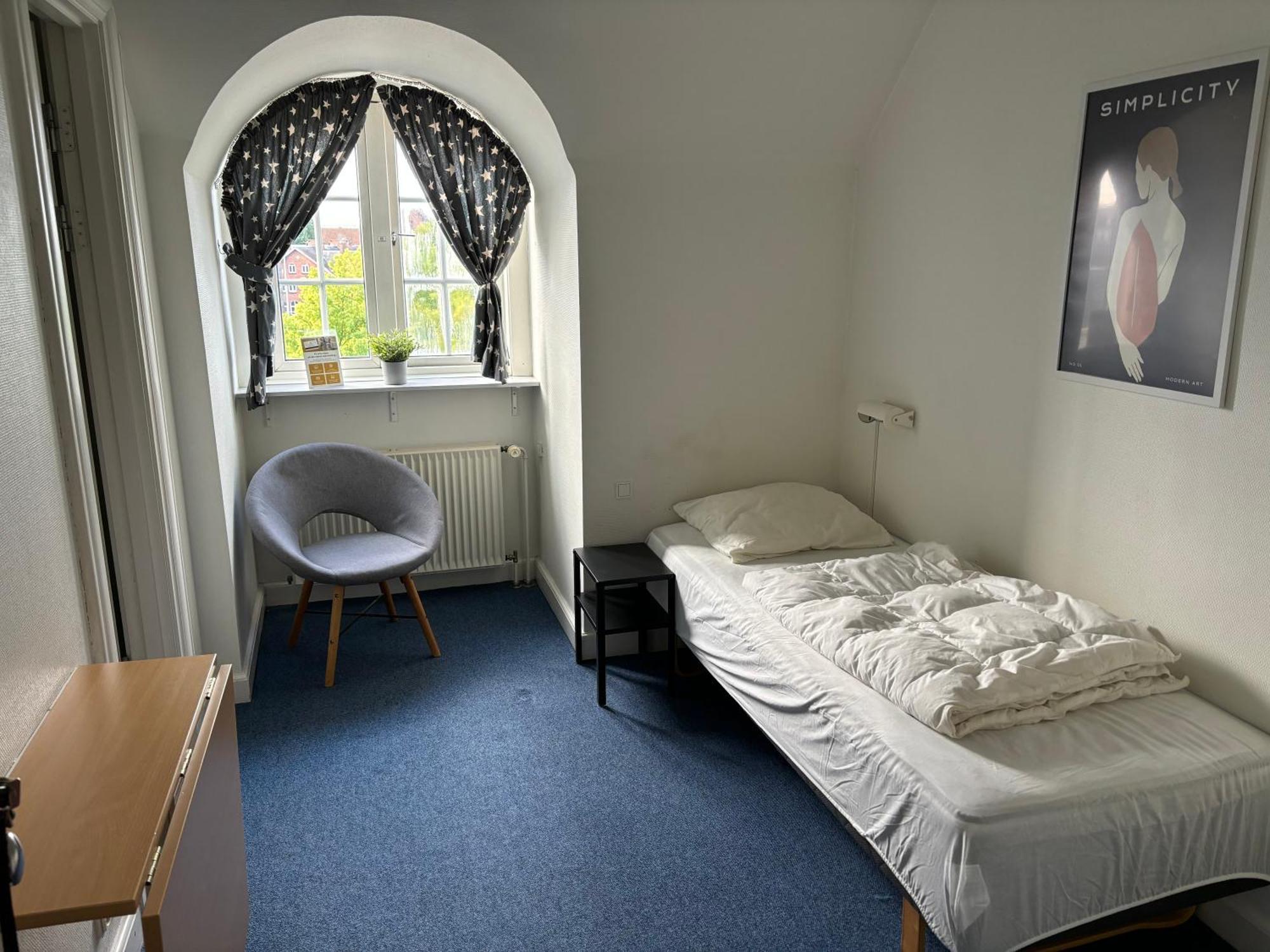 Danhostel Odense City Экстерьер фото A room at the Internationales Haus