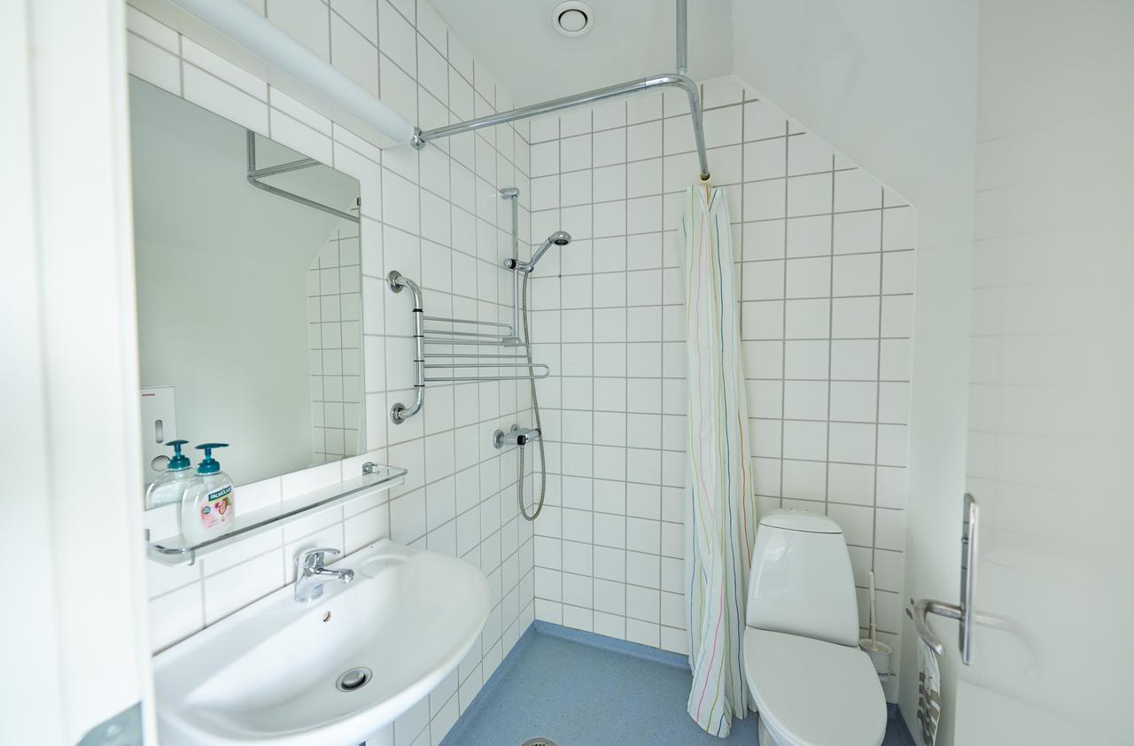 Danhostel Odense City Экстерьер фото A shower cubicle